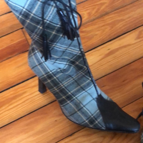 Cynthia Rowley Ladies Boots Plaid Wool with leather tassels Size 7